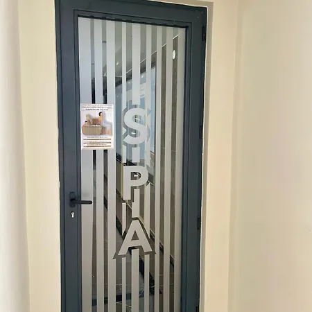 Sa Apartments! Luxury 300m To The